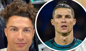 Check out the hottest hairstyles for square faces & find a look that suits you! Cristiano Ronaldo Shows Off His Hair Transformation As He Sports Long And Curly Locks Daily Mail Online