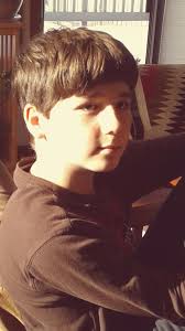 What are some family photo pose ideas with a toddler not looking at the  camera?