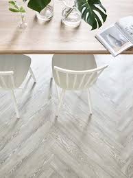Utilising the most technically advanced layering system in the industry, each tile demonstrates precise craftsmanship and innovative construction. White Ash Beautifully Designed Lvt Flooring From The Amtico Spacia Collection Amtico Flooring