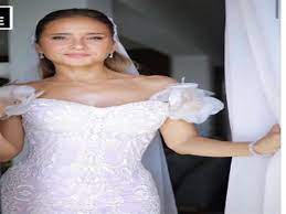 أثار إعلان خطبة الفنانة المصرية نيللي كريم لبطل الإسكواتش السابق، هشام عاشور، حالة من الجدل بين مؤيد ورافض بسبب فرق السن بينهما. Hs1dmco6zl K0m