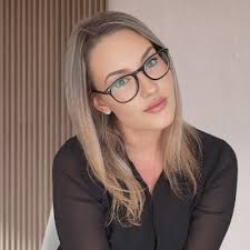 I've been ghosted I've been gaslit I've been love bombed and breadcrumbed  I've even been dumped by email You'd be forgiven for thinking I was talking  about my dating life (and to