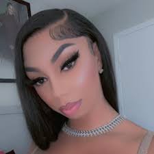 Amora Smith's Instagram, Twitter & Facebook