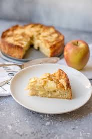 Blechkuchen sind meist total simpel und schnell gemacht und bei geschicktem schneiden ergeben sich oft mindestens 24 stücke aus dem kuchen. Apfelkuchen Super Einfach Schnell Food Blog Princess Ch