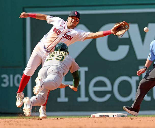 Red Sox blow late lead to Athletics, drop first series since early July