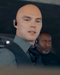 DCUCine: La peluquera Zoe Tahir comparte en Instagram estas fotos inéditas  de una prueba de cámara/maquillaje de Robert Pattinson como Drifter Bruce  en "The Batman". ¡Definitivamente necesitamos ver más de este look