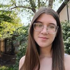 Abby Carr (@_abbycarr)