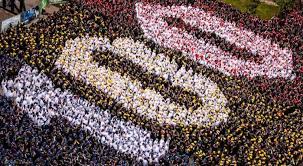 Spectacolul din 8 iulie, în care a fost anunţat topul 100 mari. Povestea HÄƒrÅ£ii Umane De Cartea Recordurilor Viziteaza Alba Iulia