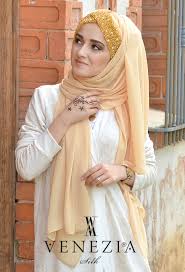 En Guzel Venezia Tasli Bone Sal Modelleri Moda Tesettur Giyim Moda Stilleri Moda Giyim