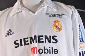 Ronaldo jersey retro real madrid away jersey. Ronaldo Nazario 10 Footballentertainment