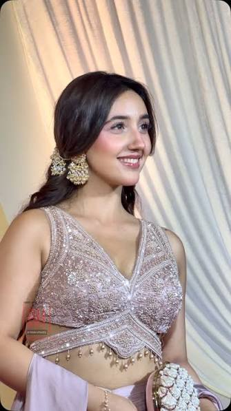 Ashnoor Kaur arrives at Mr. Faisu Reception🫶🏻, ., ., .,  #bollywoodhelpline #4kbollywoodmoments #bollywood #bollywood | Bollywood  Helpline | Facebook