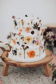 Edible Flower Wedding Cake By Jo Bradbury Wedding Cake With Floral Detail Wedding Cake Inspira Edible Flowers Cake Wedding Cakes With Flowers Floral Cake