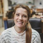 Jewel Sutherland's Instagram, Twitter & Facebook