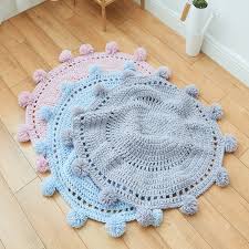 * freie häkelanleitungen und inspiration auf teppich häkeln get. Hand Gefertigter Gehakelter Runder Teppich Aus Weichem Acryl Mit Pompon Buy Hand Made Teppiche Hakeln Teppich Hand Made Teppiche Laufer Product On Alibaba Com
