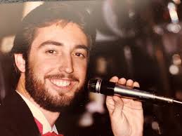 Mille Fleurs' resident 'Piano Man' celebrates 25 years