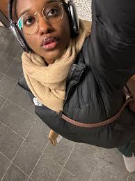 AirPod Max Outfit Idea