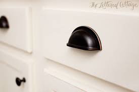 white shaker kitchen cabinets