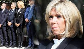 Brigitte macron, france's first lady, continued her love affair with louis vuitton today. Brigitte Macron Emmanuel Wife Age 65 Looks Young In Latest Pictures Express Co Uk
