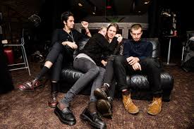 Ellie is the lead vocalist and guitarist of the band wolf alice. Ep Of The Year 2014 Wolf Alice Creature Songs