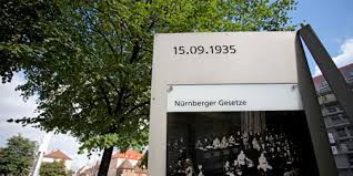 Ein bayerisches gericht hat einen aktivisten zu über einem jahr gefängnis verurteilt. Basis Des Organisierten Massenmords Judische Allgemeine