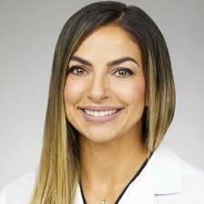 Alyssa Lindsay's Instagram, Twitter & Facebook