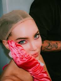 De los reflectores al detrás de cámaras: así se vio el mundo estos últimos  días. ✨ . . . #RollingStoneEnEspañol #RollingStone #FotosDeLaSemana #Fotos  #Octubre