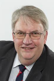 Trouble beim ZVSHK: Hauptgeschäftsführer und Präsident verlassen den  Verband