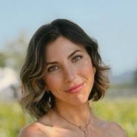 100+ perfiles de «Demi»