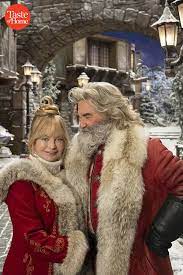 Netflix Is Releasing 14 Brand New Christmas Movies This Holiday Season Christmas Movies Goldie Hawn Kurt Russell Goldie Hawn