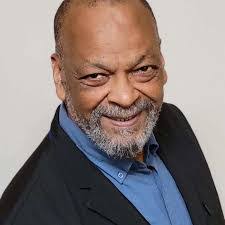 Earl Passmore's Instagram, Twitter & Facebook