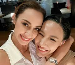 Chillaxing last night, after work with my girls🥰🥂❤️ #bffs #chillax