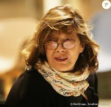 Cette terrible perte a terriblement traumatisé la chanteuse dont la santé mentale semble atteinte. Jane Birkin Et La Mort De Sa Fille Kate Barry Je Veux Continuer A En Parler Purepeople