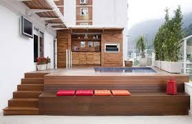 Holzbalkon Erfahren Sie Die Vorteile Und 60 Ideen Die Erfahren Holzbalkon Ideen Piscina Rusticas Projekten Sie Und Von Vorteile Hot Tub Deck Jacuzzi Outdoor Small Backyard Pools