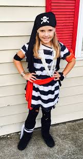 Te voilà désormais fin prêt pour ta fête costumée avec ton déguisement de pirate fait maison et tu es prêt à rejoindre l'équipage de jack sparrow. 10 Attractive Homemade Pirate Costume Ideas For Kids Pirate Costume Kids Diy Pirate Costume For Kids Diy Girls Pirate Costume