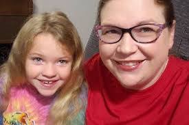 Linda Knauer's Instagram, Twitter & Facebook