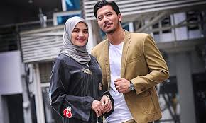 Lima ahli keluarga sharifah huzaimah yang meninggal dunia adalah nenek saudaranya yang dipanggil nek usu kayah, dua anak wanita tersebut, dan dua lagi saudara maranya. Fattah Dan Fazura Selamat Diijab Kabul Malam Semalam