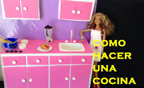 ¿quieres aprender cómo hacer los mejores accesorios para tus muñecas? Como Hacer Una Cocina Para Tus Munecas How To Make A Kitchen For Dolls Habitacion De Barbie Cama Para Munecas Muebles De Barbie