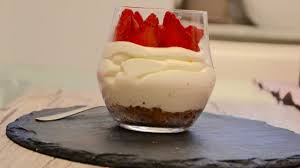 Il cheesecake è un dolce tipico americano che, da numerosi anni, si ritrova anche nel nostro paese. Cheesecake Al Bicchiere Youtube