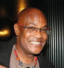 La place des Fêtes du François renommée place Dédé Saint-Prix