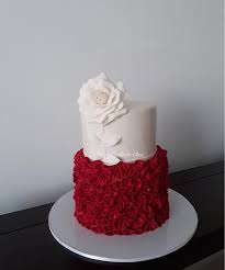 Anyone who has ever smeared frosting on a baked good has made a wreck at one time or another, so i'm not here to vilify decorators: Ruby Anniversary Ruby Wedding Cake 40th Anniversary Cakes Wedding Anniversary Cakes