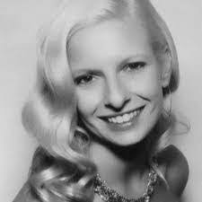 Linda Lamothe's Instagram, Twitter & Facebook