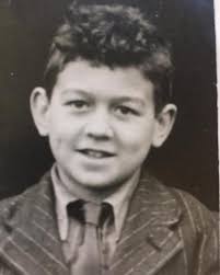 Old Borlasian Club Committee Members Cathie Wells Student (1990-1992)  Teacher (2000-2004, 2008-2010): President I joined the com