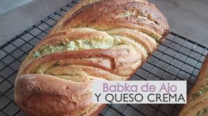 Babka Pan De Ajo Y Queso Crema Con Hierbas Aromaticas Pan Relleno Pan De Ajo Brioche Receta