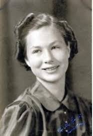 Mae Rudolph's Instagram, Twitter & Facebook