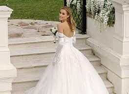 Scopri ricette, idee per la casa, consigli di stile e altre idee da provare. Catherina Brautmoden Finde Das Perfekte Brautkleid Brautkleid A Linie Umstandsmode Brautkleid Vokuhila Brautkleid Vintage Brautkleider