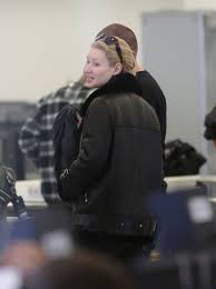 Pissed at snoop dogg over no makeup instagram pic. Iggy Azalea Without Makeup Hawtcelebs