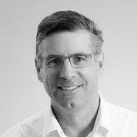 Dea Martin's Instagram, Twitter & Facebook