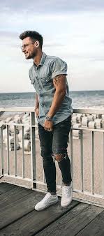 How To Style Denims On Hot Days Stylish Men Casual Mens Casual Outfits Summer Summer Denim Outfits