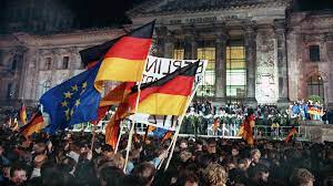 Wie hat sich deutschland seit der wiedervereinigung entwickelt? Tag Der Deutschen Einheit Wiedervereinigung Am 3 Oktober 1990 Ndr De Geschichte Chronologie Wende