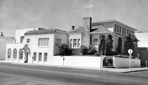 Straub S Funeral Home As Pictured In The 1940s Wilmer Swank Opened Swank S Funeral Home In 1911 It Was Eventually Renamed Camas F My Home Camas House Styles