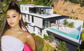 Ariana grande es una de las cantantes más importantes de la música pop y constantemente su trabajo da mucho de qué hablar. Ariana Grande Vai As Compras Com Precos De Imoveis Em Queda Na California E Hora De Investir Notas Glamurama